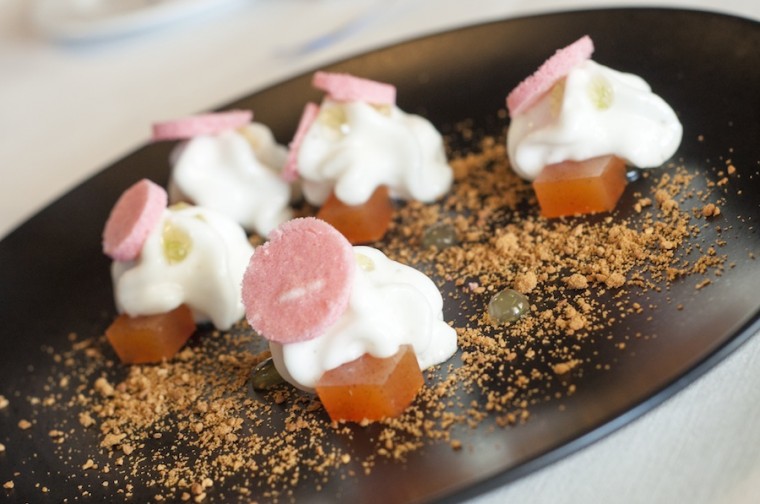 CAPRICHO DE HINOJO, FRESA Y TOMATE